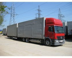 Тентованный автопоезд Mercedes Actros 2536